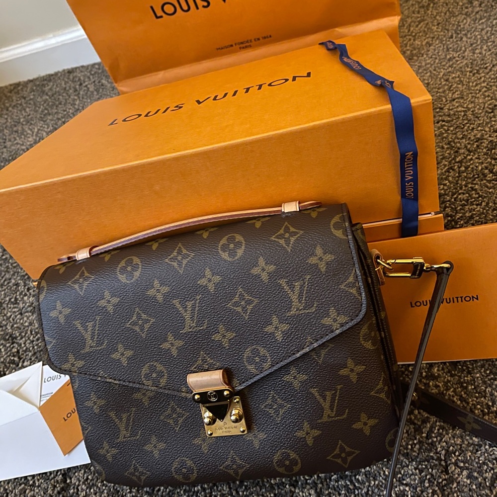 Pochette Métis Handbag (MINT CONDITION!)